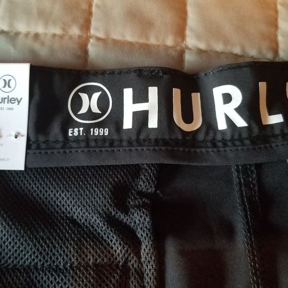 Hurley Shorts - Picture 6 of 8